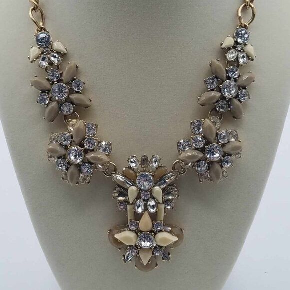 J Crew Champaign and Clear Rhinestone Crystal Necklace with Neutral Stones - Picture 9 of 10